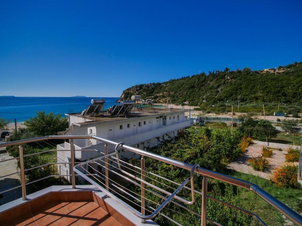 Himara Royal Hotel Exterior foto