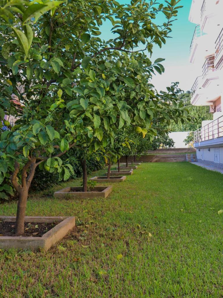Himara Royal Hotel Exterior foto